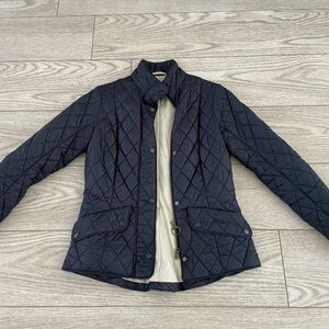 Barbour women’s quilted jacket. Size: 4-6.
